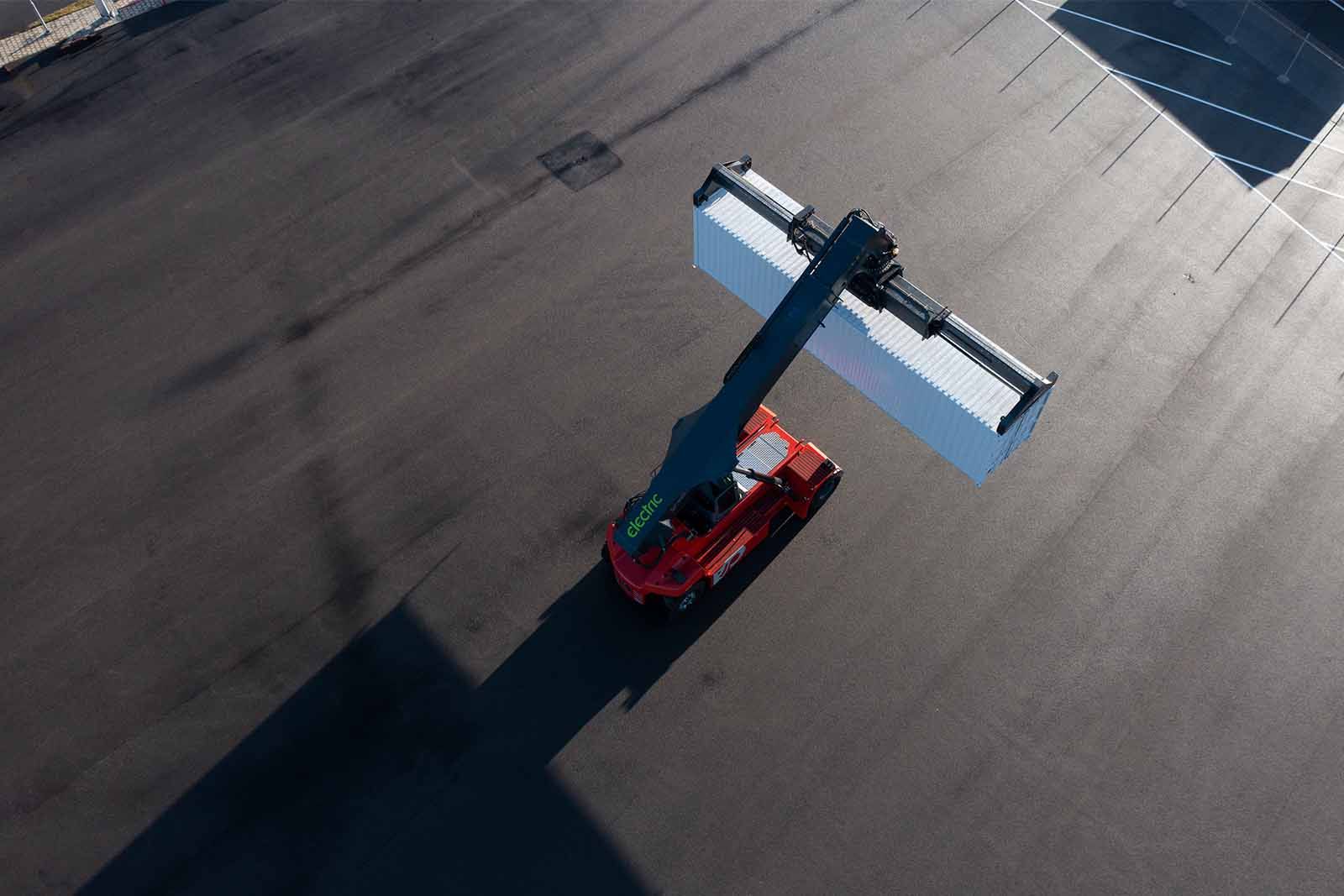 Kalmar-reachstacker_el_2-3408069b