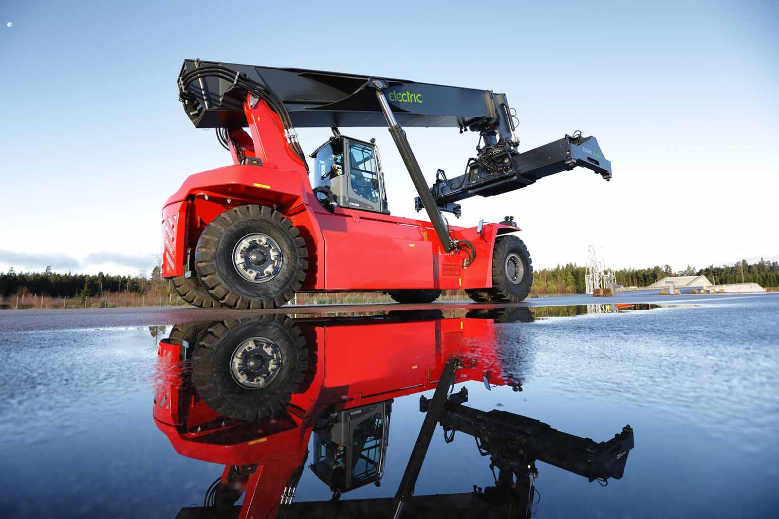 Kalmar-reachstacker_el_3-1-847fbb9b