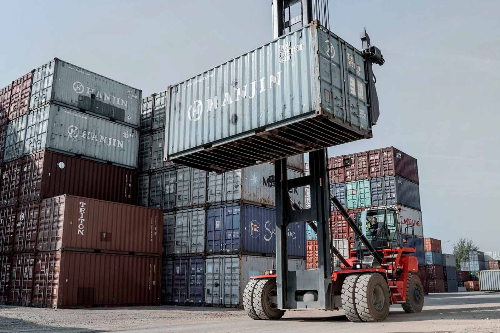 Kalmar_reach_tom-container_4-ab1e17ed