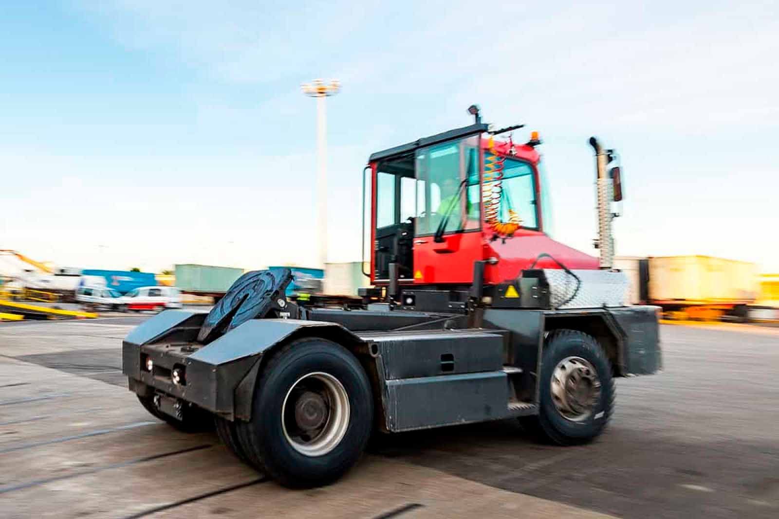 kalmar-heavy-terminaltraktor_2-3684f83f